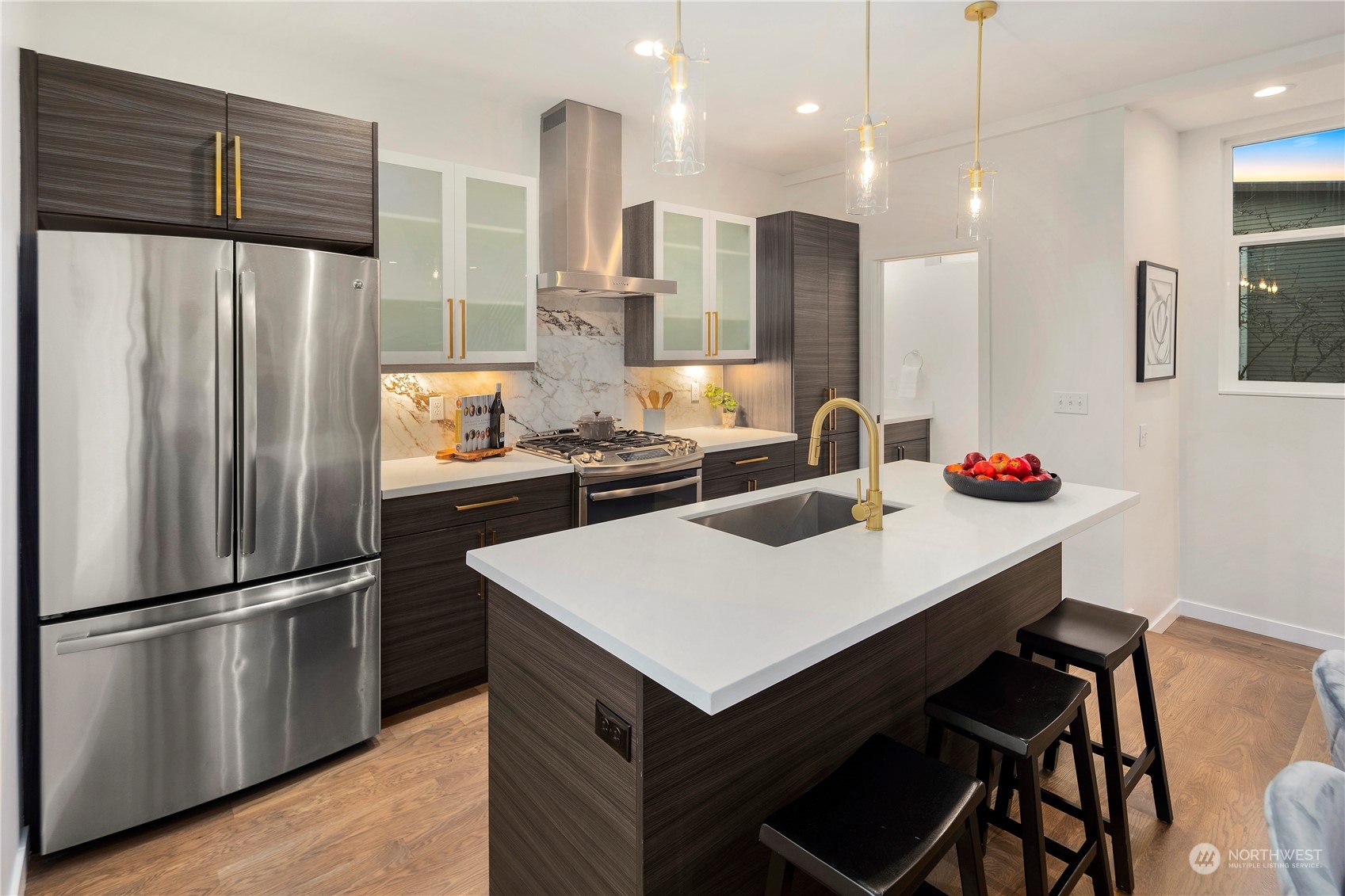 912 West Howe Street Seattle, WA 98119 - Photo 15 of 36 Gallery Image 15
