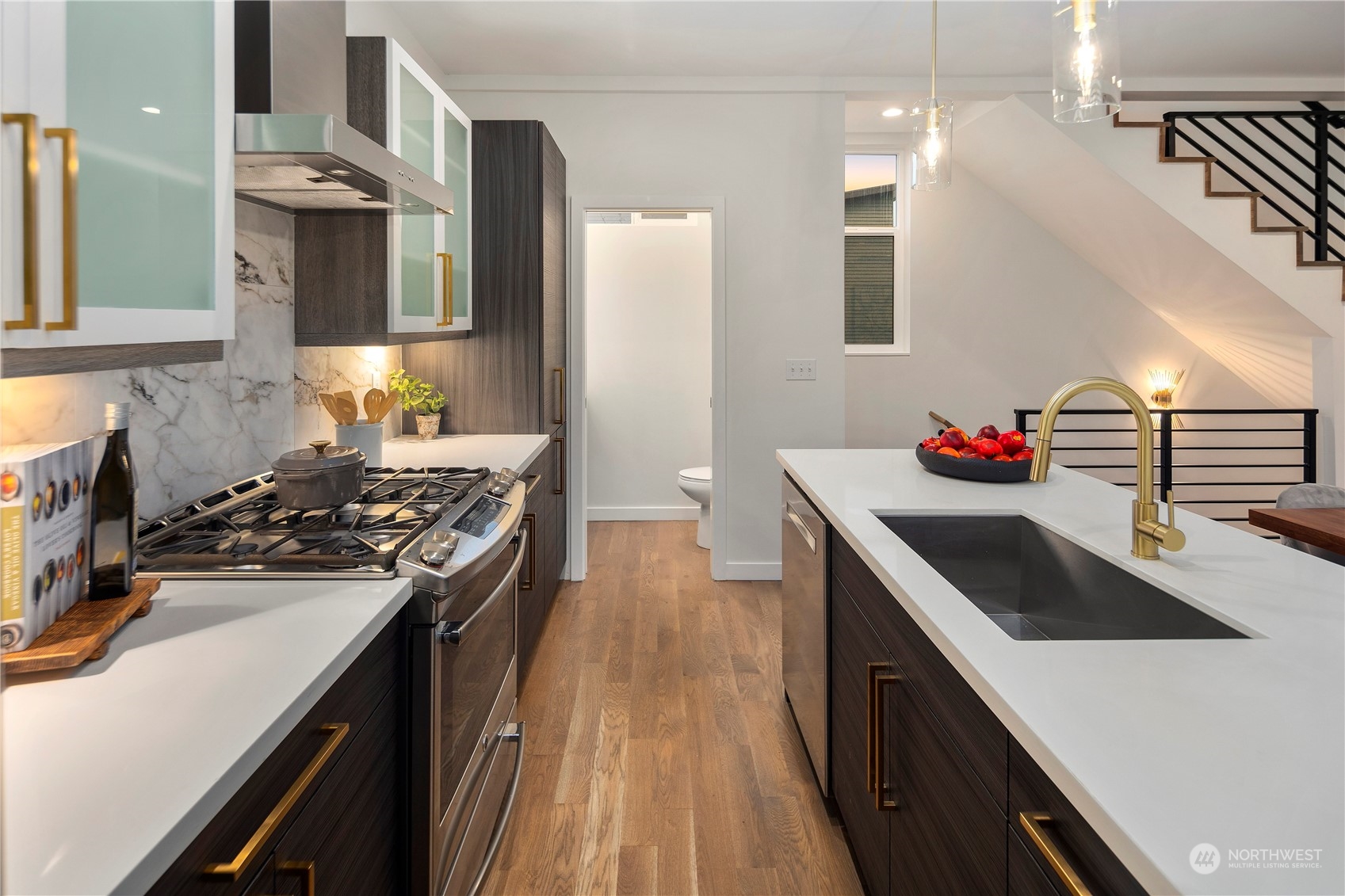 912 West Howe Street Seattle, WA 98119 - Photo 17 of 36 Gallery Image 17