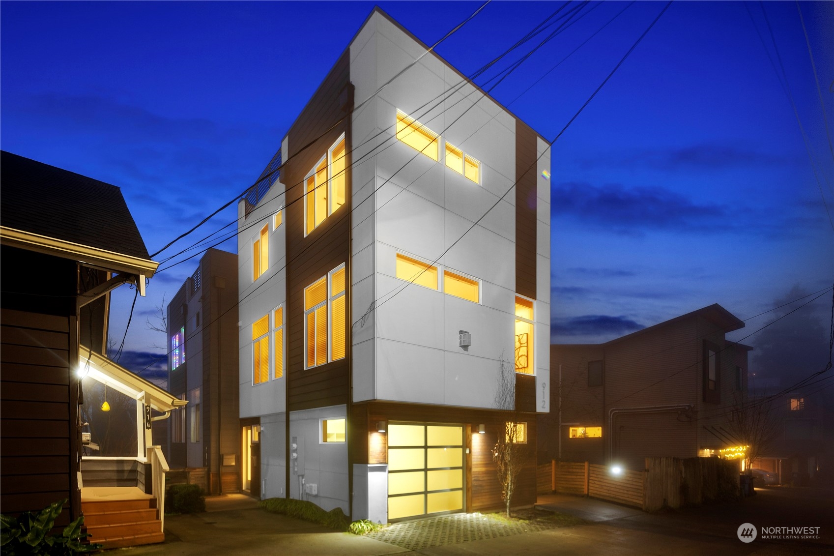 912 West Howe Street Seattle, WA 98119 - Photo 2 of 36 Gallery Image 2