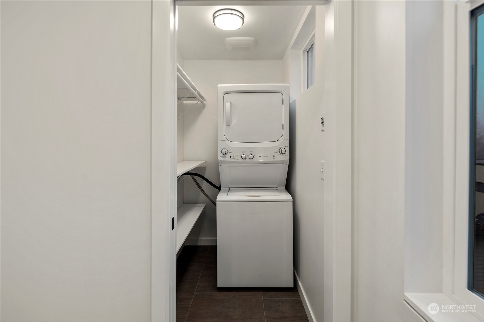 912 West Howe Street Seattle, WA 98119 - Photo 23 of 36 Gallery Image 23