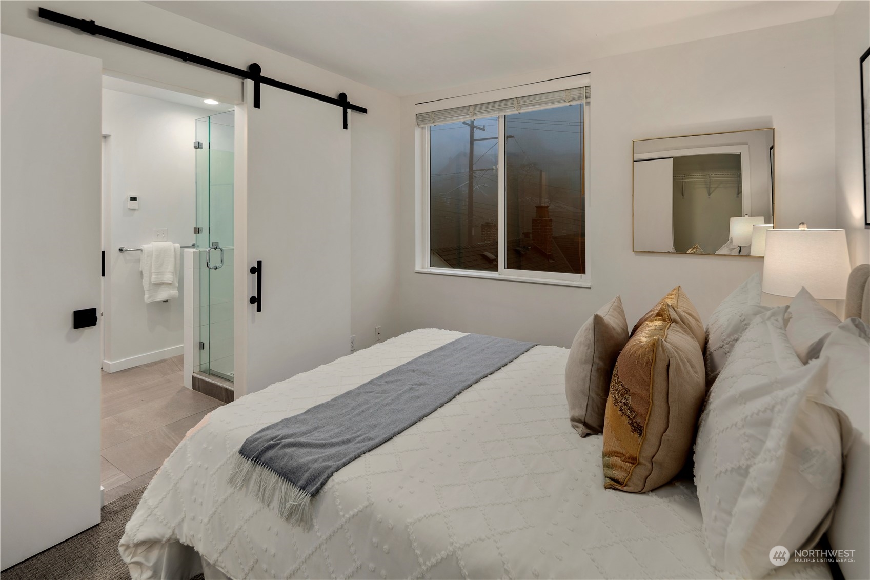 912 West Howe Street Seattle, WA 98119 - Photo 25 of 36 Gallery Image 25