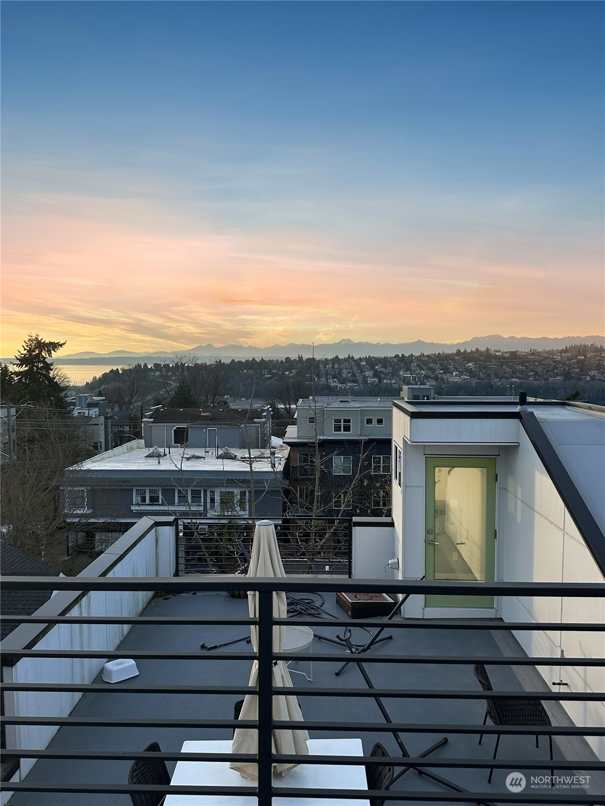 912 West Howe Street Seattle, WA 98119 - Photo 35 of 36 Gallery Image 35