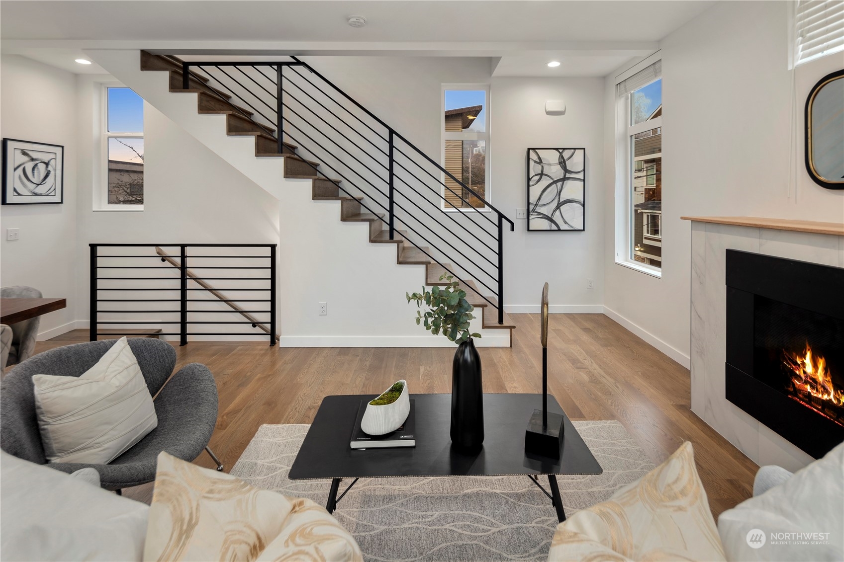 912 West Howe Street Seattle, WA 98119 - Photo 10 of 36 Gallery Image 10