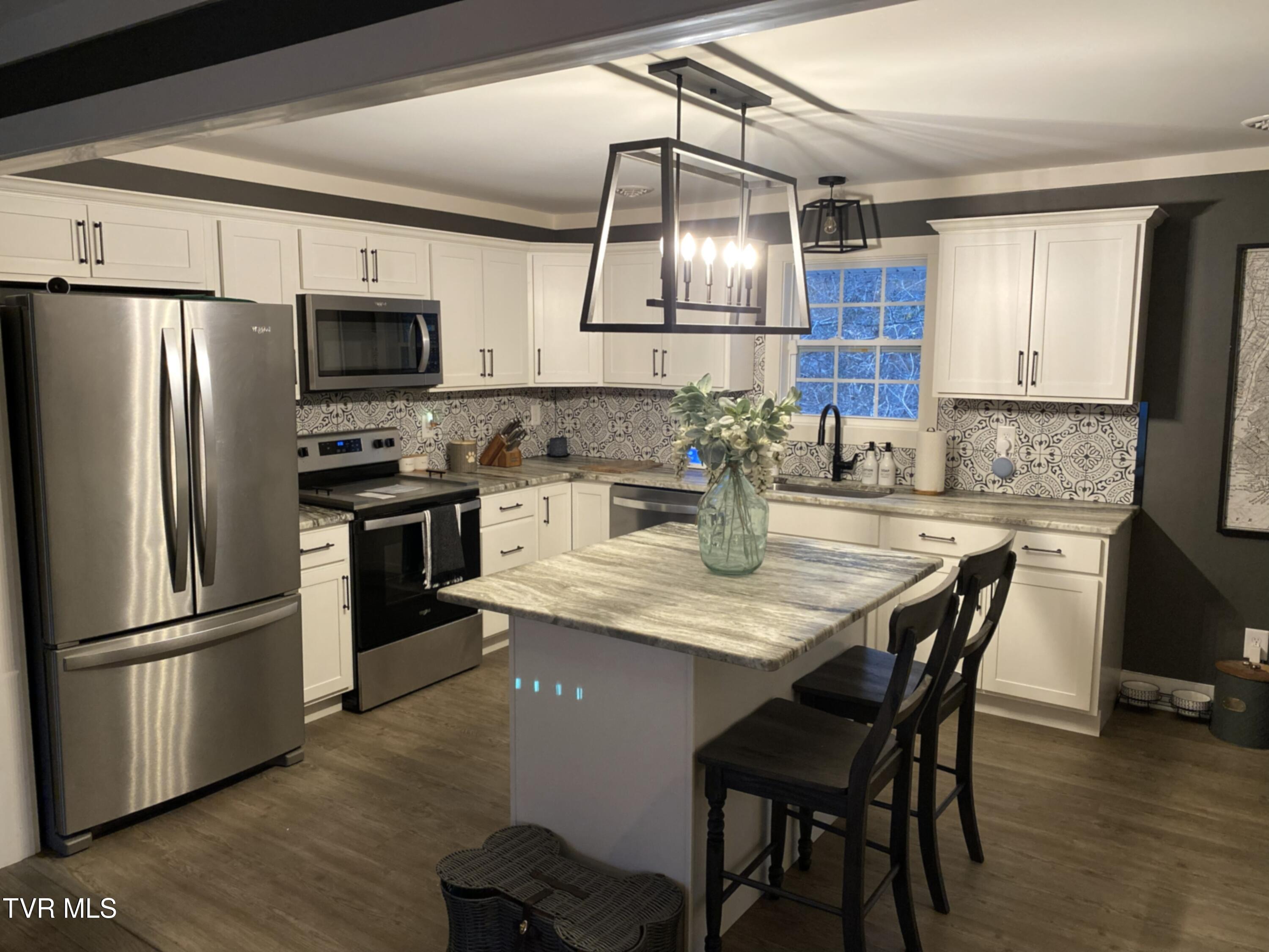 539 Rambling Road Kingsport, TN 37663 - Photo 5 of 22 IMG_3655