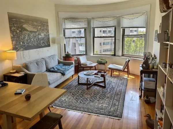 $2,650 | 1382 Beacon Street, Unit 13, Brookline, MA 02446