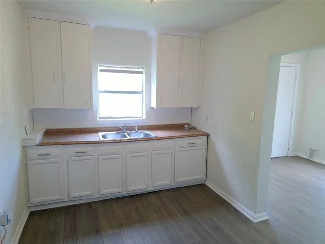 $1,350 | 2204 Highway 3, Dickinson, TX 77539