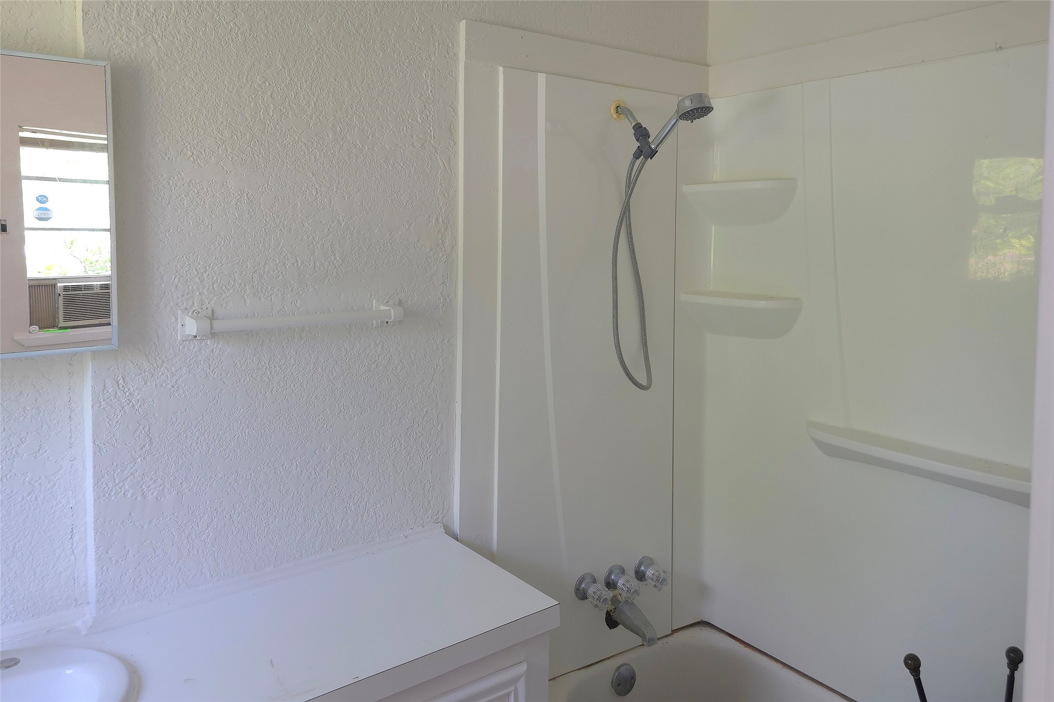 2204 Highway 3 Dickinson, TX 77539 - Photo 21 of 29 a bathroom with a shower