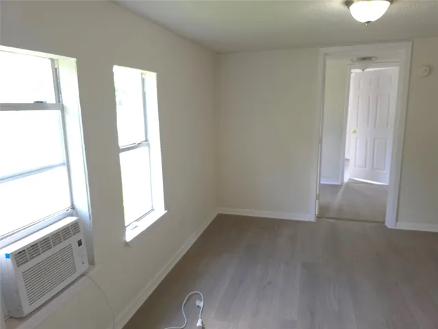 $1,350 | 2204 Highway 3, Dickinson, TX 77539