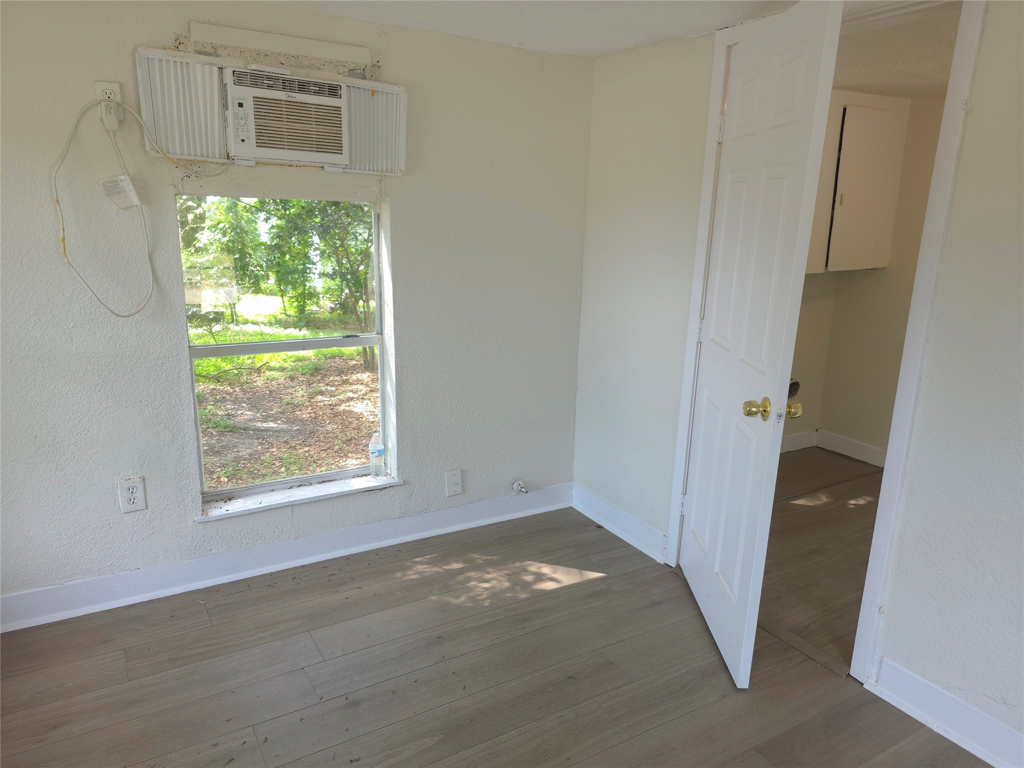2204 Highway 3 Dickinson, TX 77539 - Photo 10 of 29 a view of an empty room with a window