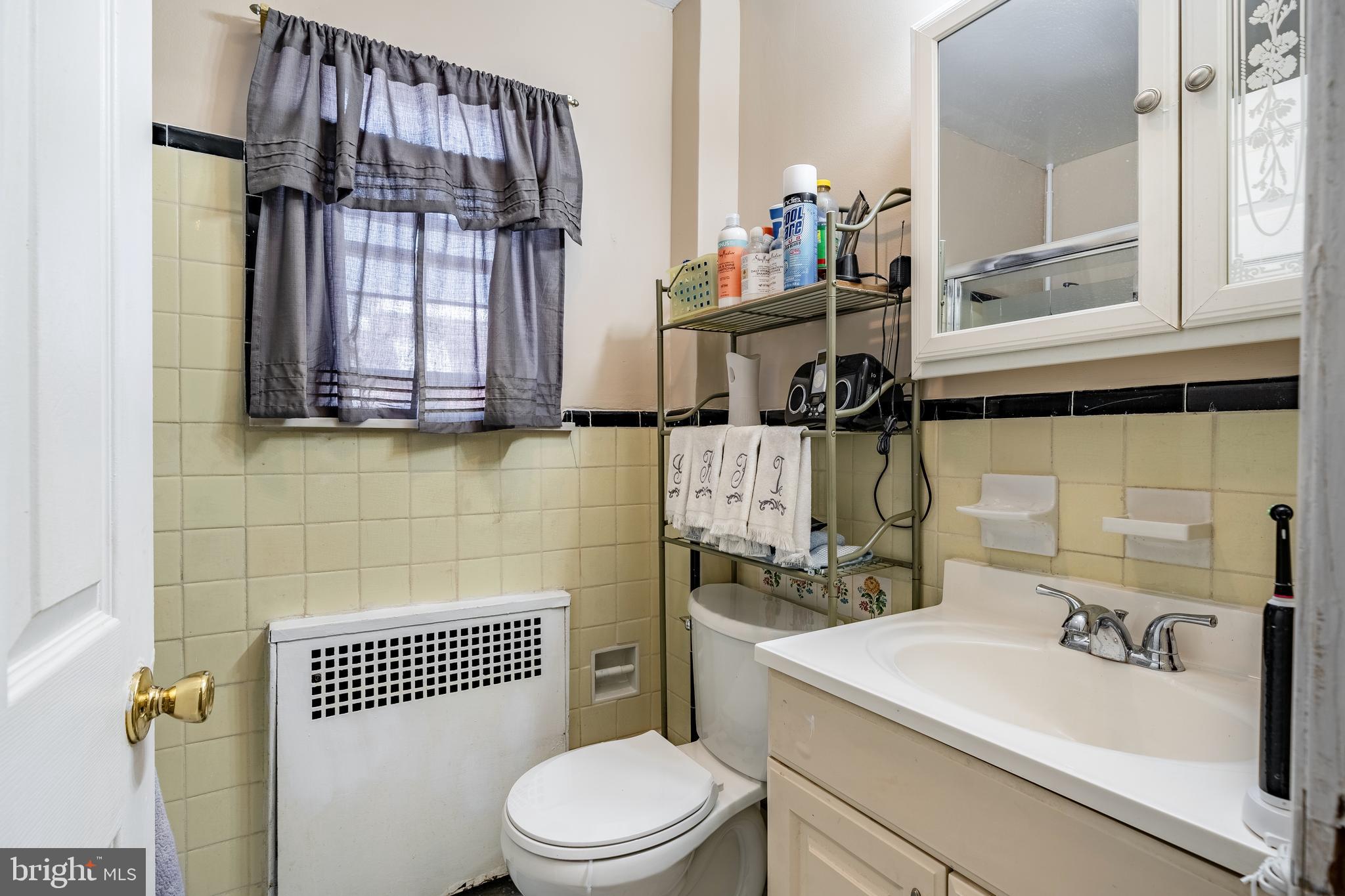 326 Richfield Road Upper Darby, PA 19082 - Photo 13 of 17