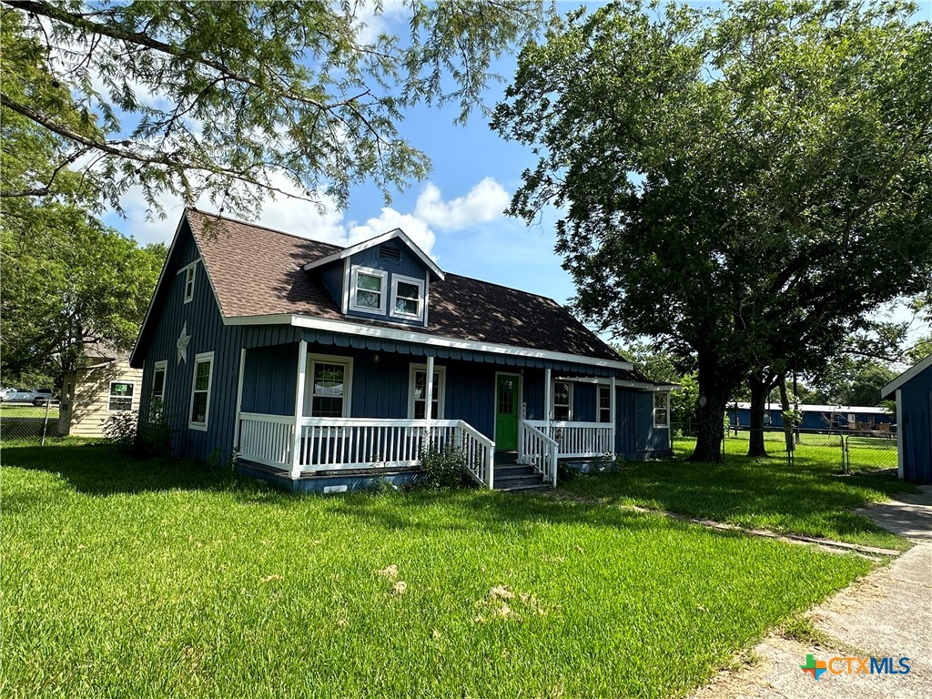 159 Prairie Street Vanderbilt, TX 77957 - Photo 2 of 26