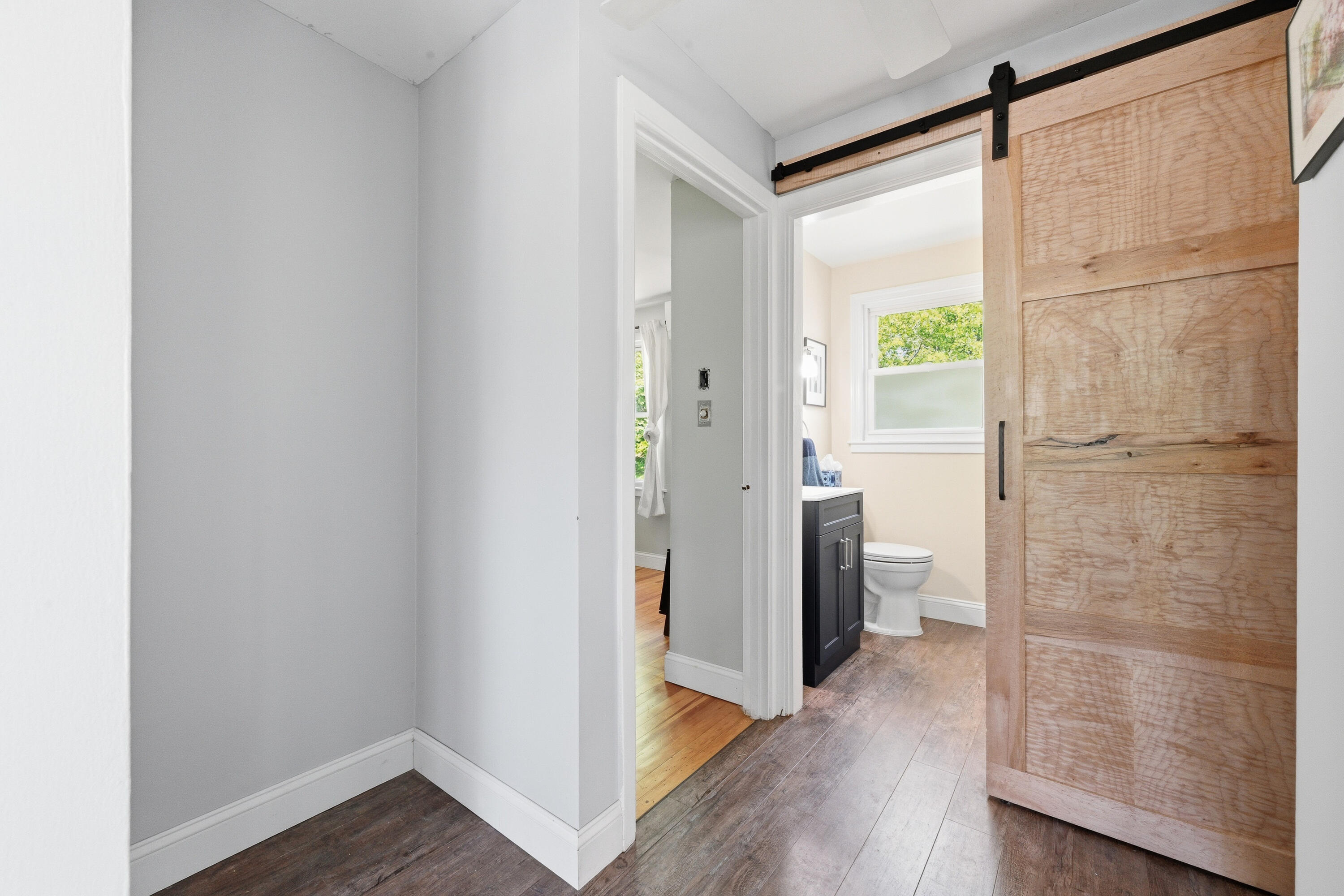77 Lunt Road Falmouth, ME 04105 - Photo 14 of 37 Hallway