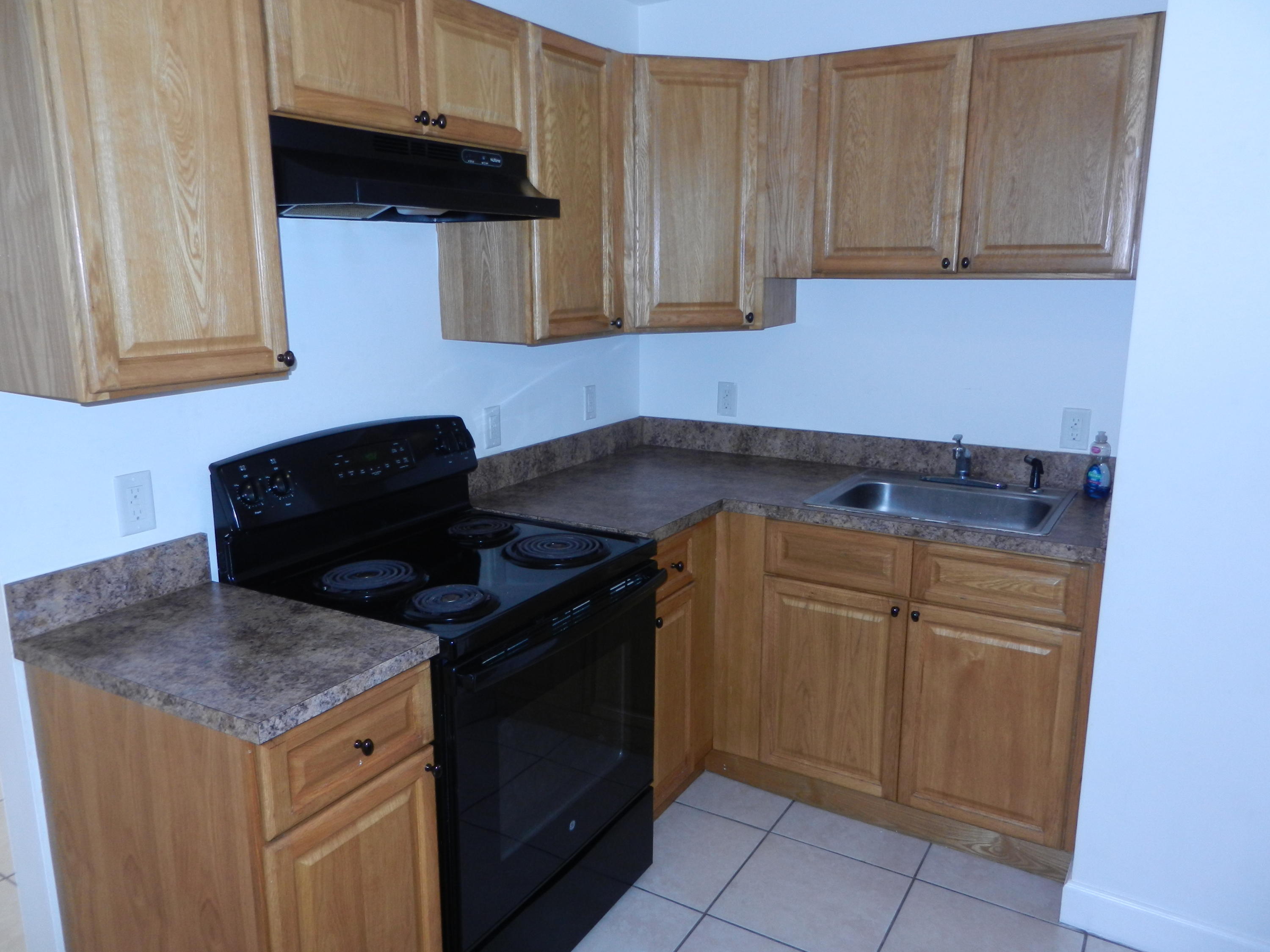 3740 Avenue South Riviera Beach, FL 33404 - Photo 4 of 11 DSCN8743