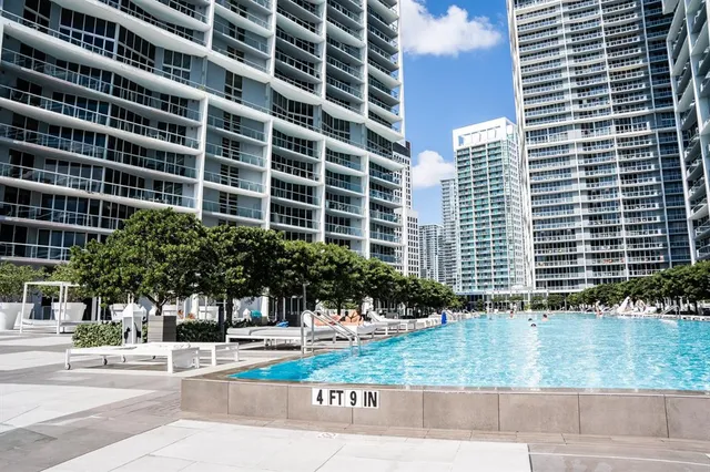 $900,000 | 495 Brickell Avenue, Unit 811, Miami, FL 33131