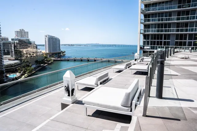 $900,000 | 495 Brickell Avenue, Unit 811, Miami, FL 33131