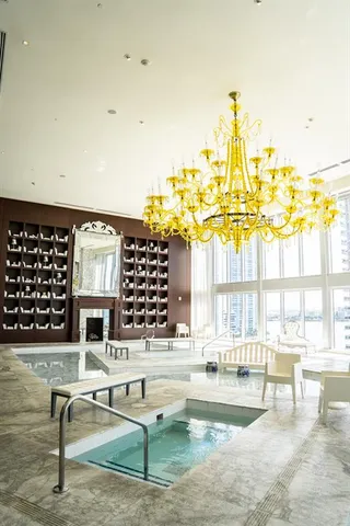 $900,000 | 495 Brickell Avenue, Unit 811, Miami, FL 33131