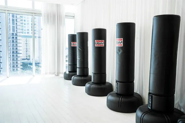 $900,000 | 495 Brickell Avenue, Unit 811, Miami, FL 33131