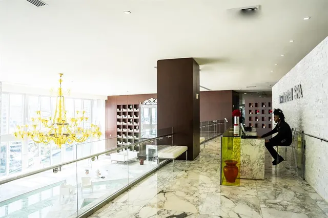 $900,000 | 495 Brickell Avenue, Unit 811, Miami, FL 33131