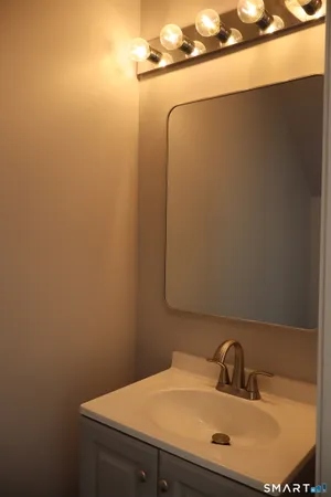 $3,200 | 15 Boughton Street, Unit 4, Danbury, CT 06810