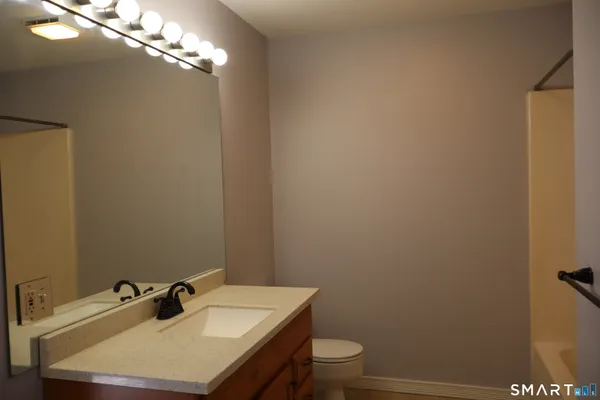 $3,200 | 15 Boughton Street, Unit 4, Danbury, CT 06810