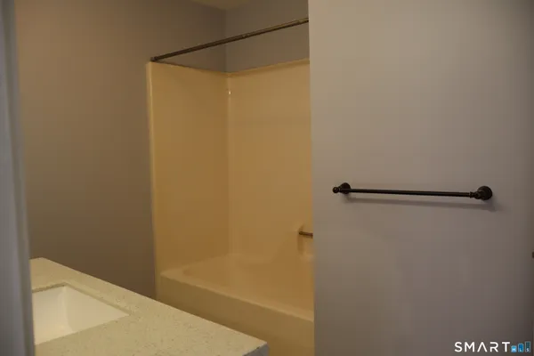 $3,200 | 15 Boughton Street, Unit 4, Danbury, CT 06810