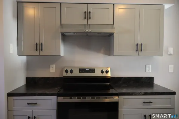 $3,200 | 15 Boughton Street, Unit 4, Danbury, CT 06810