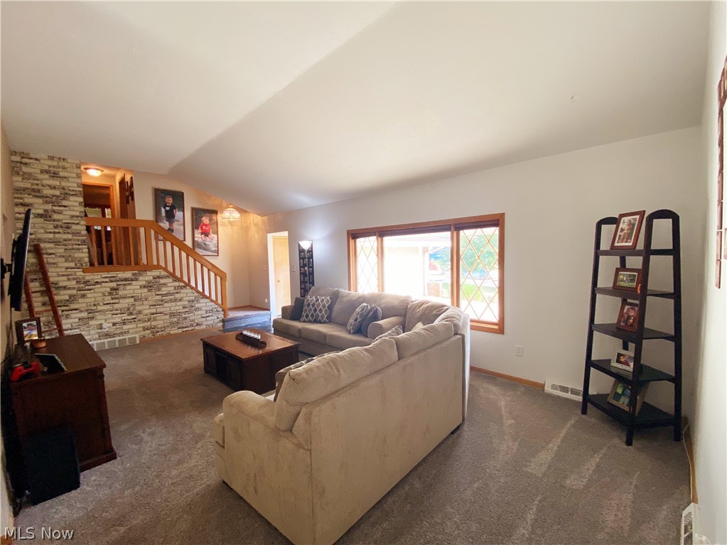 6206 Rousseau Drive Parma, OH 44129 - Photo 4 of 29