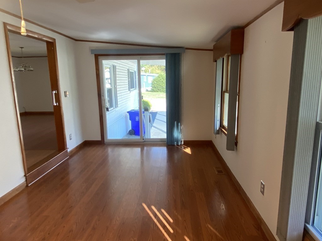 31 Hickory Road Taunton, MA 02780 - Photo 6 of 23 Gallery Image 6