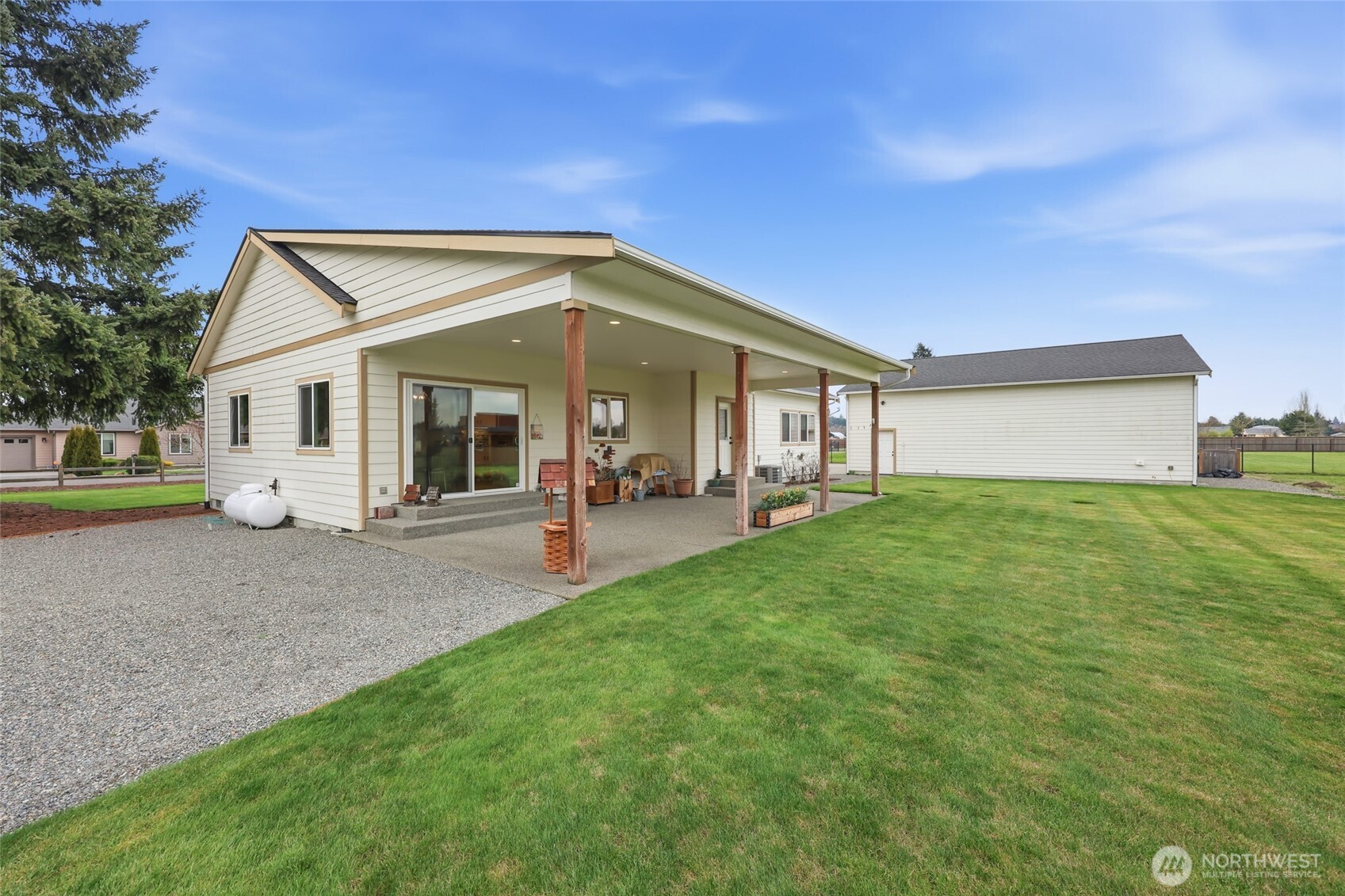 9235 180th Lane Southwest Rochester, WA 98579 - Photo 6 of 38