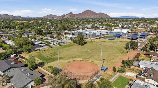 $799,999 | 3144 North 34th Street, Phoenix, AZ 85018