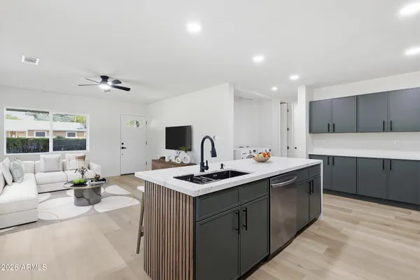 $799,999 | 3144 North 34th Street, Phoenix, AZ 85018