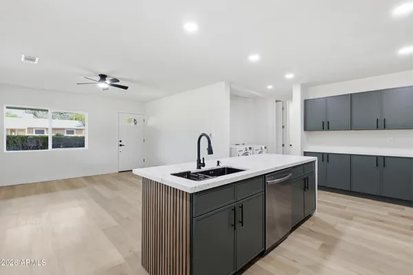 $799,999 | 3144 North 34th Street, Phoenix, AZ 85018