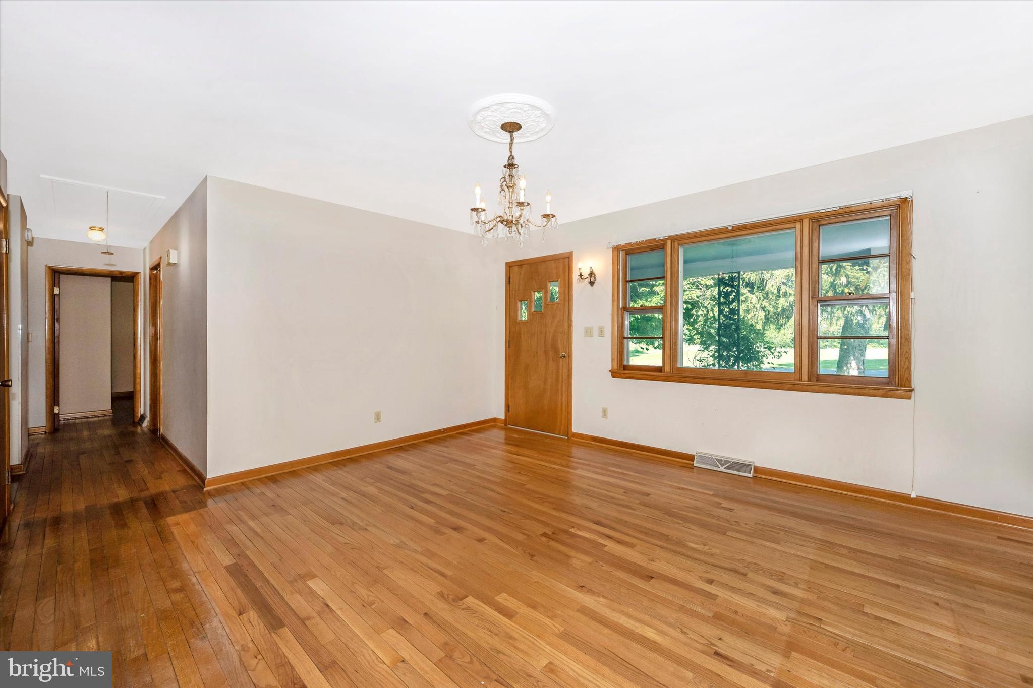 11802 Cash Smith Road Keymar, MD 21757 - Photo 6 of 37 Plenty of Light!