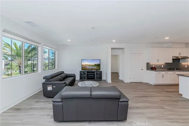 $1,095,000 | 5000 Clementine Lane, Cypress, CA 90630