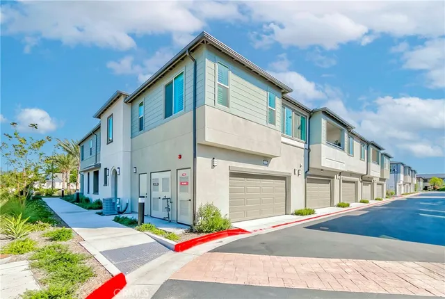 $1,095,000 | 5000 Clementine Lane, Cypress, CA 90630