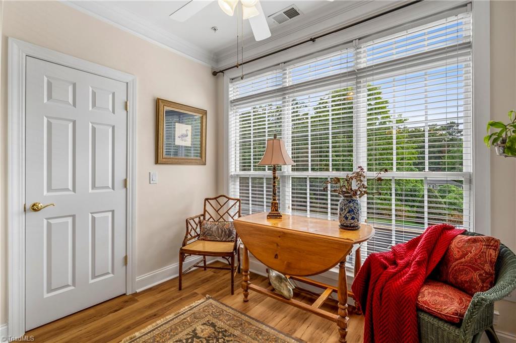 524 College Road, Unit 207 Greensboro, NC 27410 - Photo 6 of 31 Sunroom