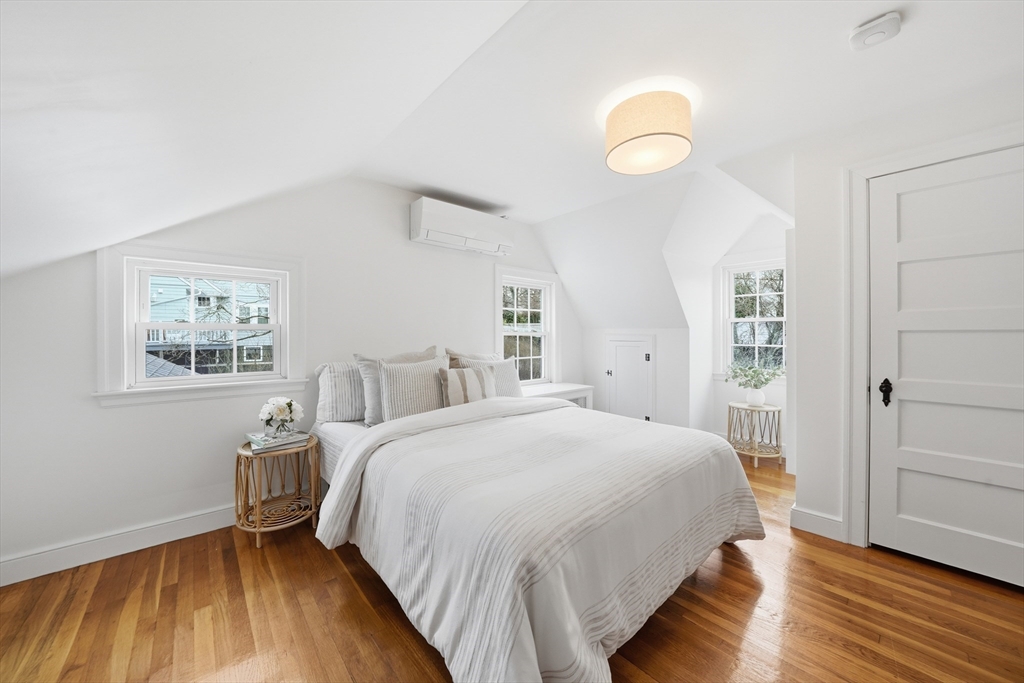 40 Englewood Road Winchester, MA 01890 - Photo 4 of 42