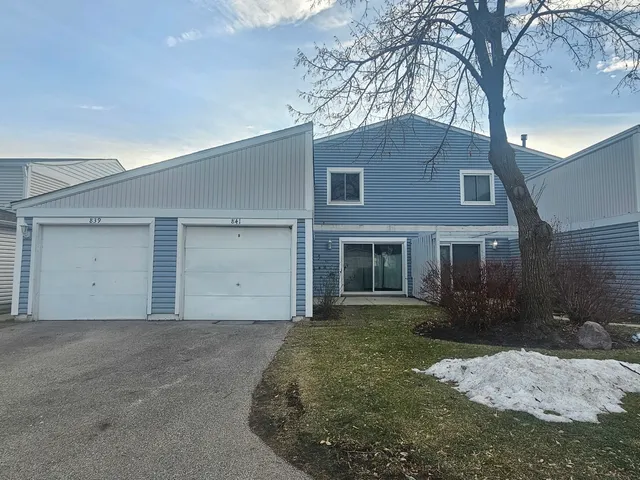 $2,200 | 841 Oxford Place, Wheeling, IL 60090