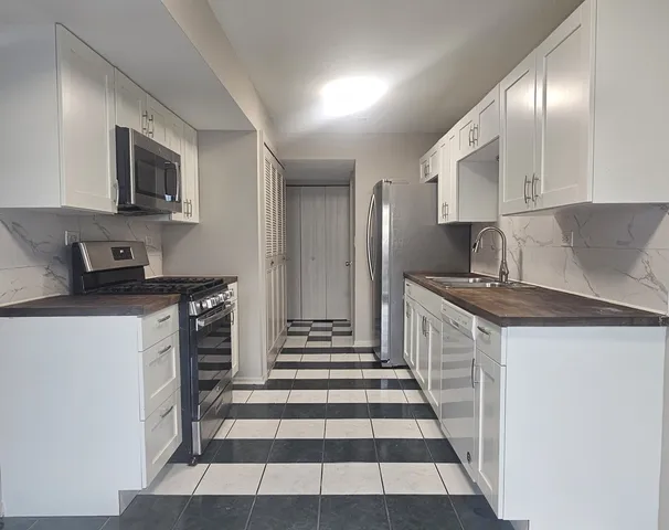 $2,200 | 841 Oxford Place, Wheeling, IL 60090