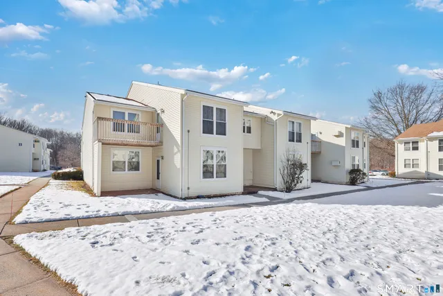 $159,900 | 949 Pleasant Valley Road, Unit 51, South Windsor, CT 06074