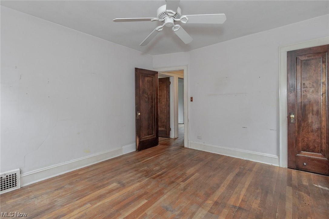 16716 Kenyon Road Cleveland, OH 44120 - Photo 23 of 35