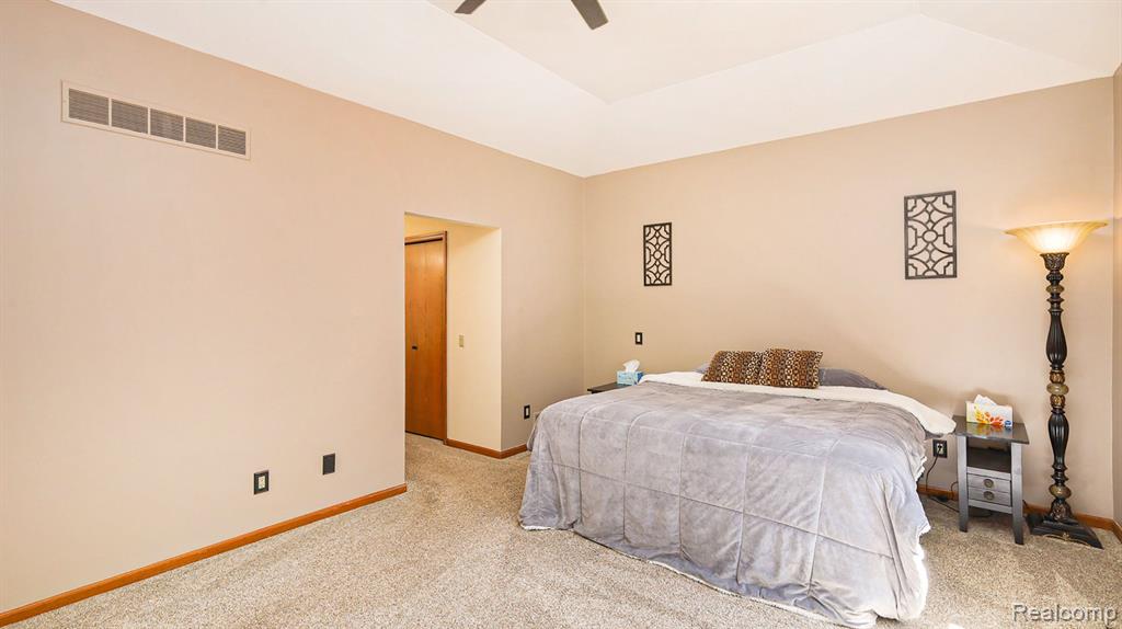 3827 Kaeleaf Road Lake Orion, MI 48360 - Photo 29 of 59