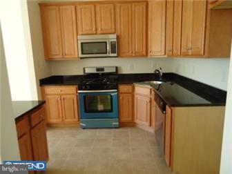 7 Old Cedarbrook Road, Unit 105 Wyncote, PA 19095 - Photo 2 of 3 Kitchen