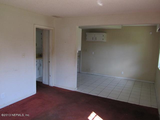 5534 Vernon Road Jacksonville, FL 32209 - Photo 3 of 16 Living/ Dining