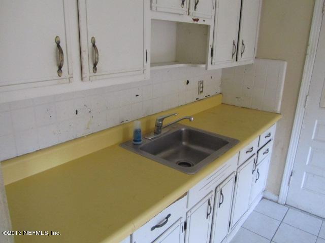 5534 Vernon Road Jacksonville, FL 32209 - Photo 6 of 16 Kitchen