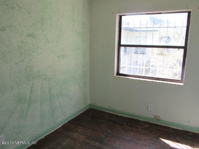 5534 Vernon Road Jacksonville, FL 32209 - Photo 8 of 16 Bedroom 1