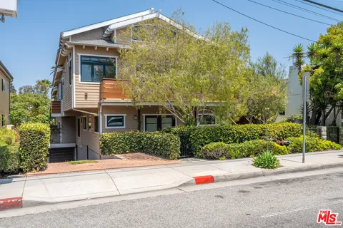 $2,500,000 | 2411 4th Street, Unit 2, Santa Monica, CA 90405