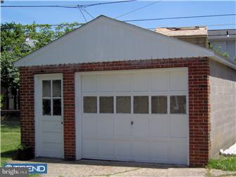 513 W Road Ridley Park, PA 19078 - Photo 3 of 8 Garage