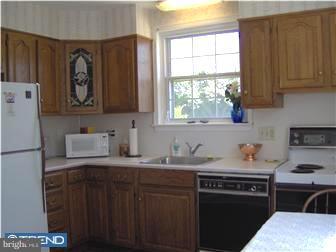 513 W Road Ridley Park, PA 19078 - Photo 6 of 8 Kitchen