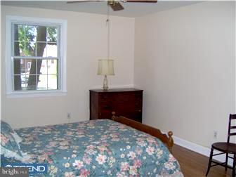 513 W Road Ridley Park, PA 19078 - Photo 7 of 8 Bedroom - Main